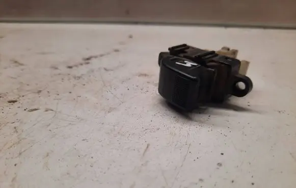 Mazda 6 Electric window control switch 3582K26