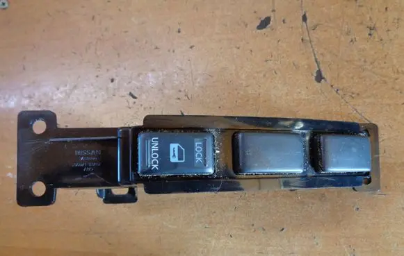 Nissan Micra Central locking switch button 969711HA0A