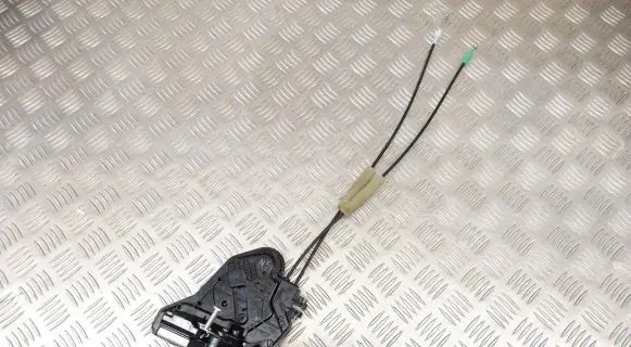 Toyota Highlander XU70 Rear door lock 690500E070