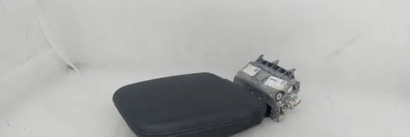 Audi Q8 Armrest 4M8864207K AU5363