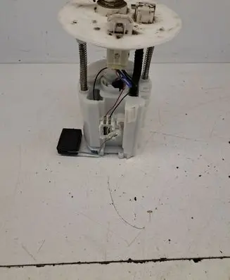 Toyota Prius (NHW20) In-tank fuel pump 1019618991