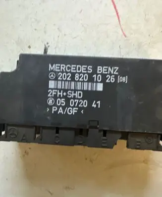 Mercedes-Benz E W124 Other control units/modules A2028201026 05072041