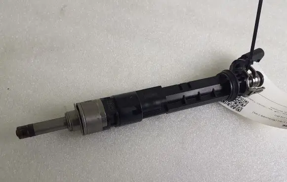 Nissan Qashqai J12 Fuel injector 166005550R 121064420793