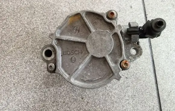 Citroen Berlingo Vacuum pump D1562B