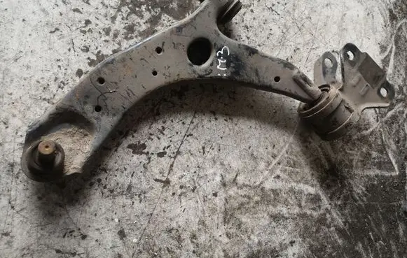 Mazda 3 II Front lower control arm/wishbone