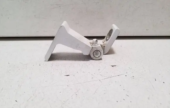 Audi Q2 - Front door lower hinge 8V5833404C 8X4833406A