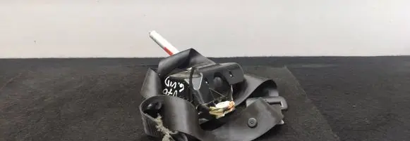 Middle seatbelt (rear)