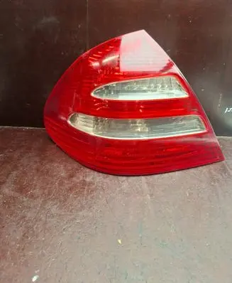 Mercedes-Benz E W211 Rear/tail lights A2118200364