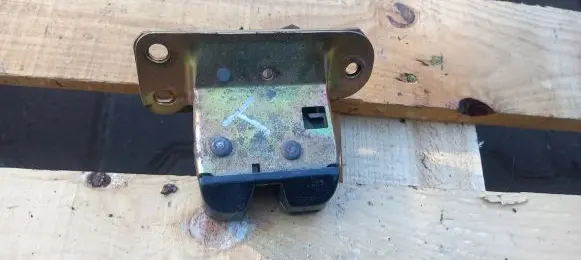Volvo S40, V40 Tailgate/trunk/boot lock/catch/latch