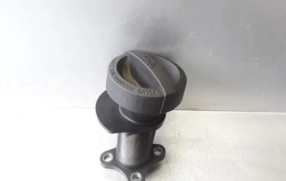 Volvo XC60 Oil fill pipe 31330189