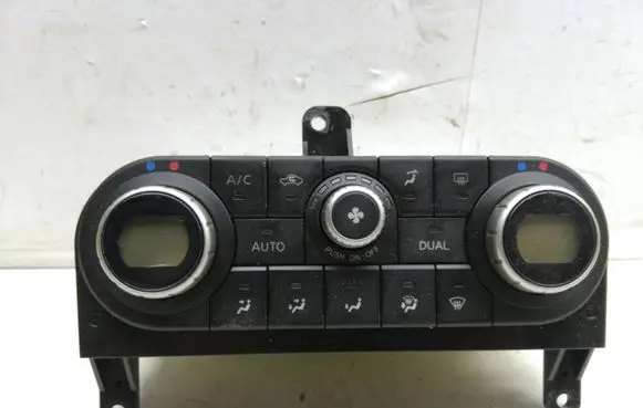 Nissan Qashqai Climate control unit 27500BR45D