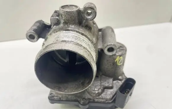 Audi A3 S3 A3 Sportback 8P Throttle valve 03L128063E