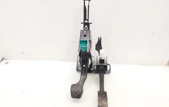 Volkswagen New Beetle Pedal assembly 1J1721651A