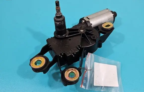 Seat Toledo III (5P) Rear window wiper motor 5P0955711B IMPRK1449416