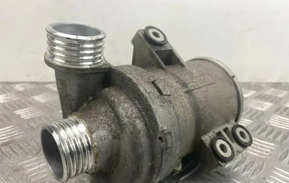 BMW X1 E84 Water pump 7604027