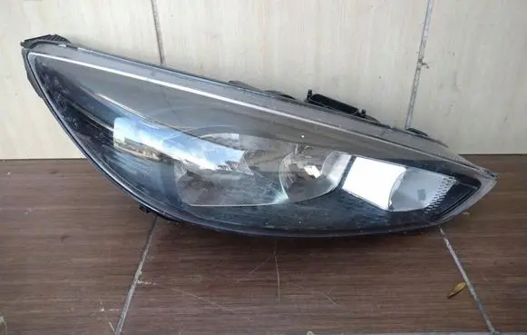 Ford Focus Headlight/headlamp