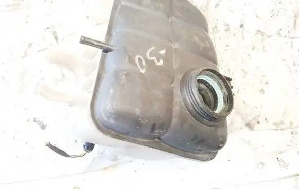 Mercedes-Benz C W203 Coolant expansion tank/reservoir 2035000049