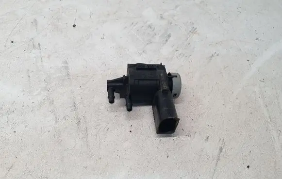 Volkswagen PASSAT B6 Vacuum valve 1K0906283A