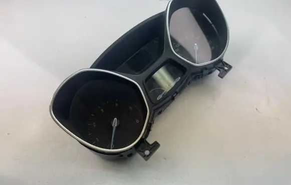 Ford Focus Speedometer (instrument cluster) BM5T10849CN