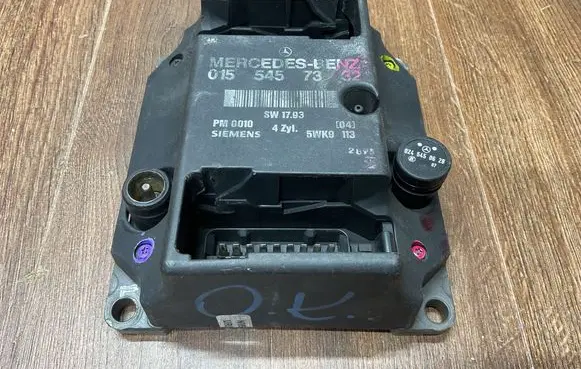 Mercedes-Benz C W202 Ignition amplifier control unit 0155457332