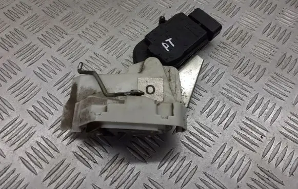 Suzuki Ignis Rear door lock