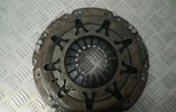 Nissan Primera Pressure plate 30210aw400