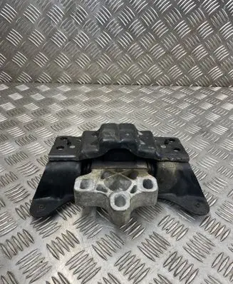 Engine mount bracket