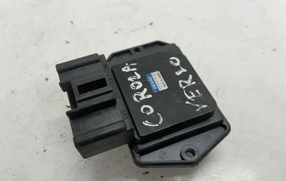 Toyota Corolla Verso E121 Heater blower fan relay 4993002121