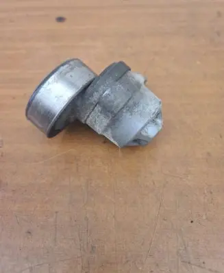 Chevrolet Epica Generator/alternator belt tensioner