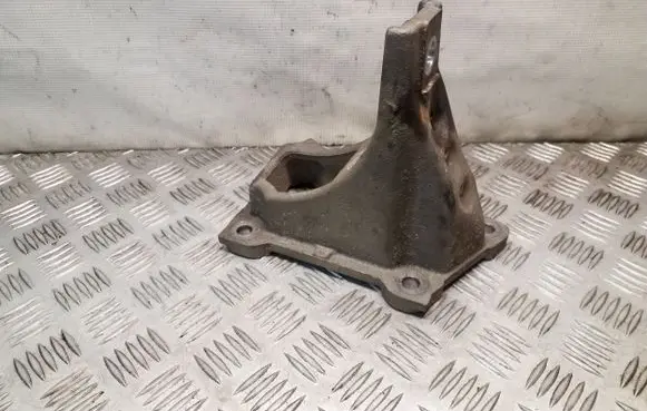 Dodge Nitro Engine mounting bracket 121AE