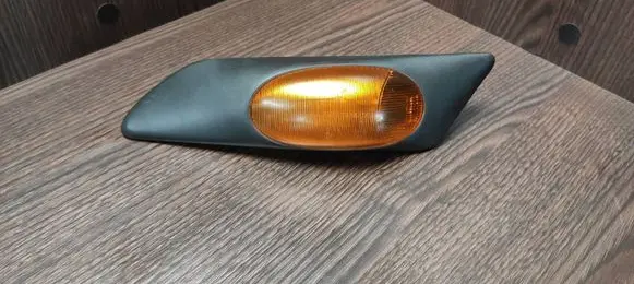 Iveco Daily 35 - 40.10 Front fender indicator light 500322578