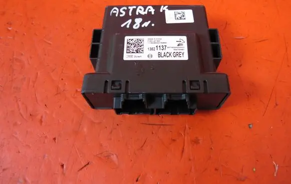 Opel Astra K Parking PDC control unit/module 13521137