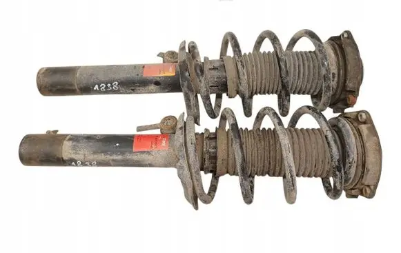 Volkswagen Touran I Front shock absorber/damper 