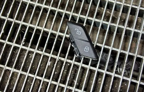 BMW 5 F10 F11 Central locking switch button 9386781