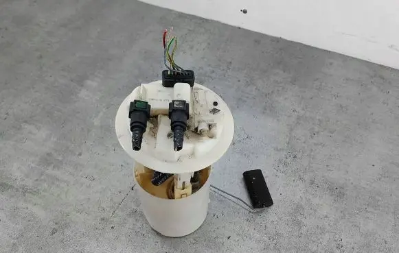 Peugeot 206 CC In-tank fuel pump 9633294680