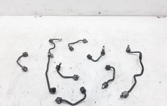 Chrysler 300 - 300C Fuel injector supply line/pipe 