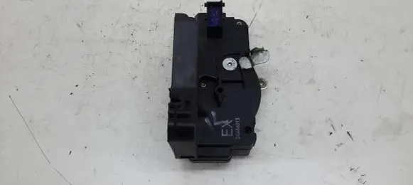 Opel Zafira A Front door lock 24444015