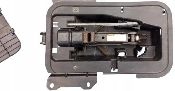 Suzuki Liana Lift Jack 
