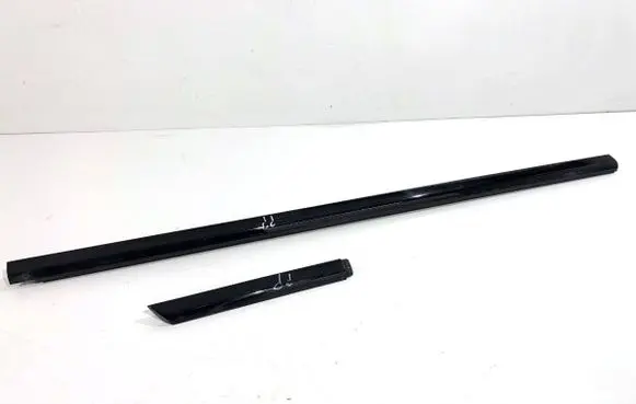 BMW 2 F44 Front door glass trim molding 74831327483148