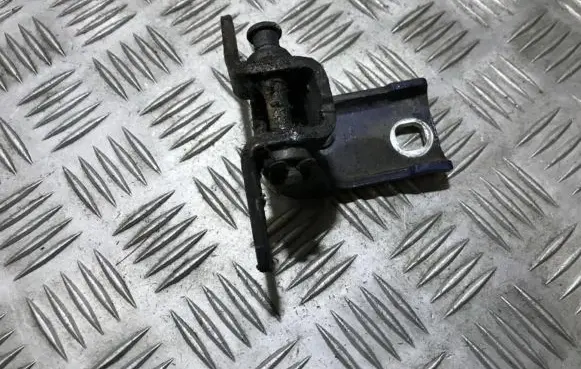 Ford Mondeo MK II Rear door lower hinge 93bbf26806ak 93bb-f26806-ak