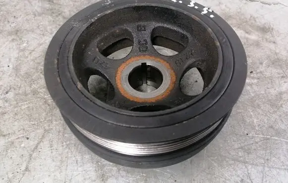 Mercedes-Benz E W212 Crankshaft pulley A6420300403