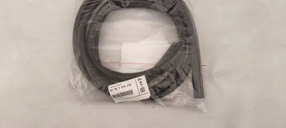 BMW 5 F10 F11 Engine compartment rubber 7019779