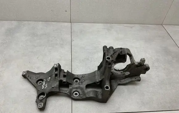 Skoda Octavia Mk3 (5E) Generator/alternator bracket 04L903143D