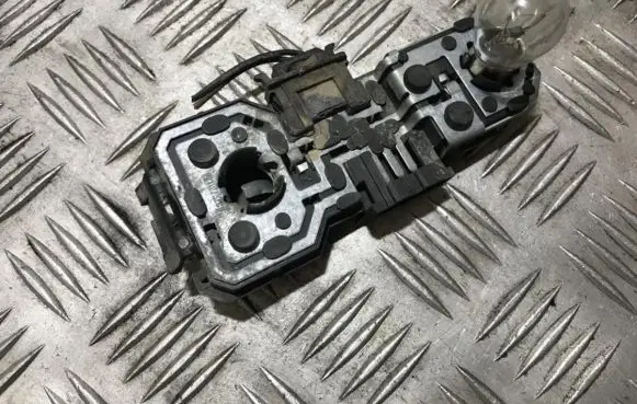Volkswagen Vento Tail light bulb cover holder 1h5945259