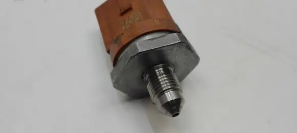 Fuel pressure sensor