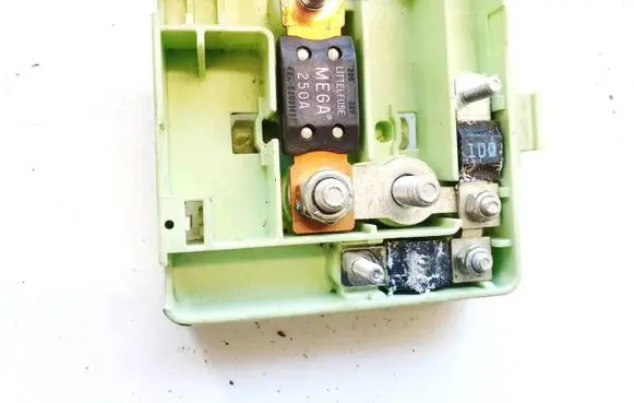 BMW X3 E83 Fuse box set 6928945 18762