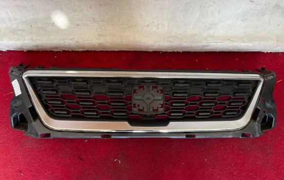 Seat Ibiza V (KJ) Front bumper upper radiator grill 6F0853654