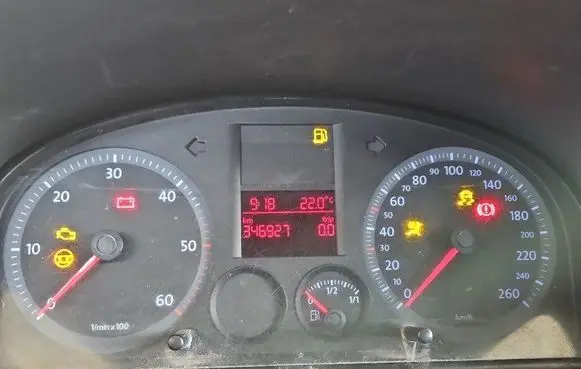 Speedometer (instrument cluster)