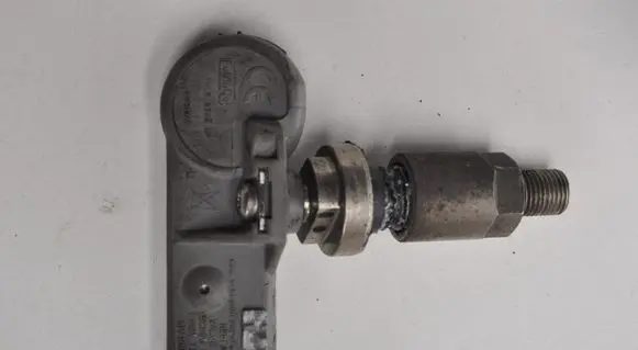 Ford Transit Courier Tire pressure sensor 