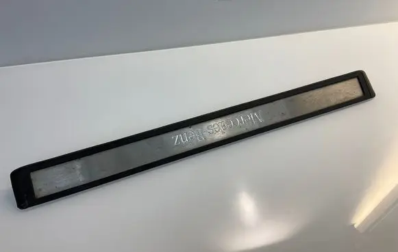 Mercedes-Benz E W211 Side skirt front trim A2116801435 2116801435